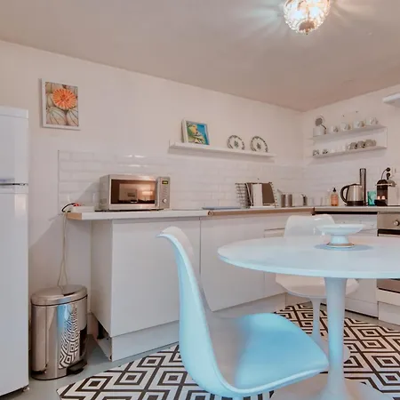 Promenade Du Cours Furnished Flat Apartment *