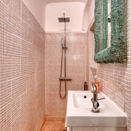 Promenade Du Cours Furnished Flat * Aix-en-Provence