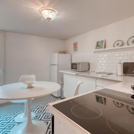 Promenade Du Cours Furnished Flat Apartment