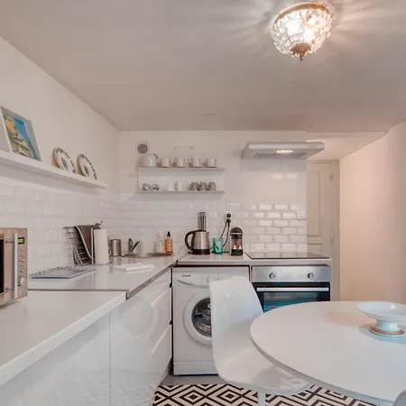 Promenade Du Cours Furnished Flat Apartment *