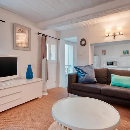 Promenade Du Cours Furnished Flat * Aix-en-Provence