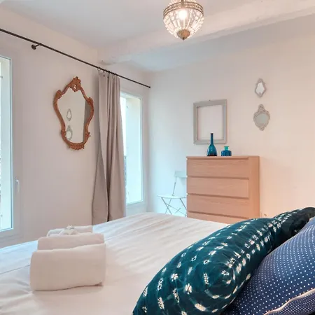 Promenade Du Cours Furnished Flat *